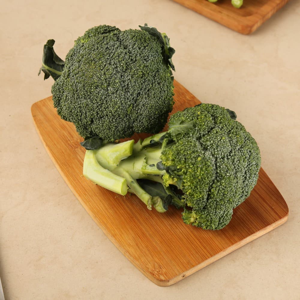 Broccoli (Hara Phoolgobhi)