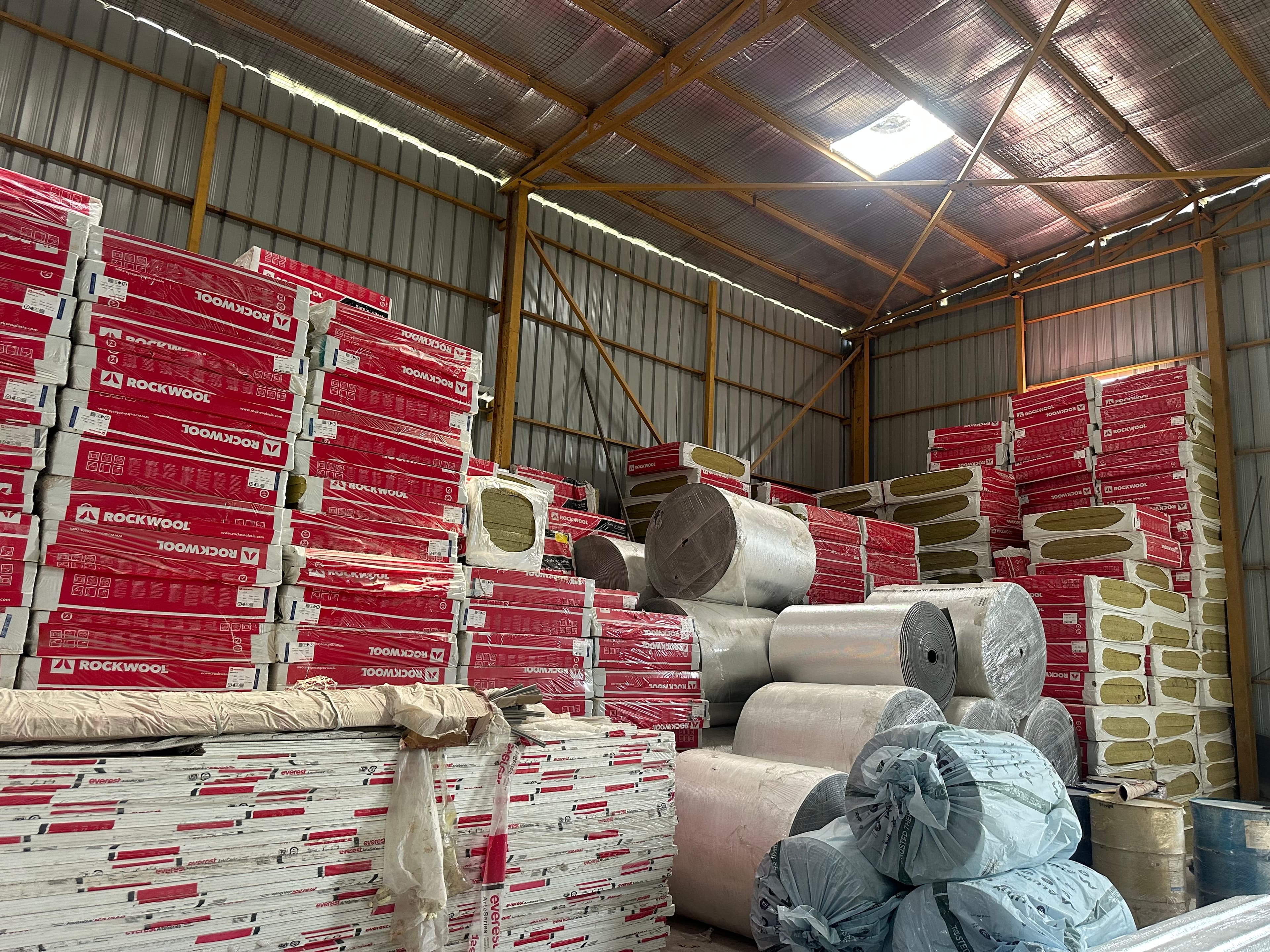 Rooftech store 2